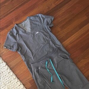 Women’s FIGS Scrub Set